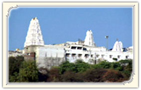 http://www.hyderabad.org.uk/gifs/yadagirigutta-temple-nalgonda-hyderabad.jpg